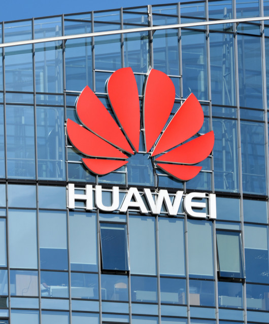 Почему страны и компании сворачивают связи с Huawei?